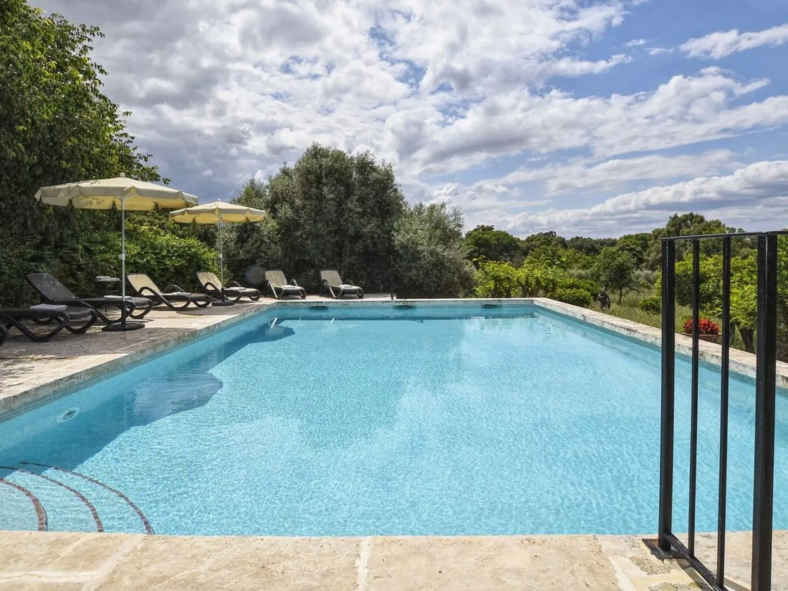 Ferienvilla mit privatem Pool - Draußen