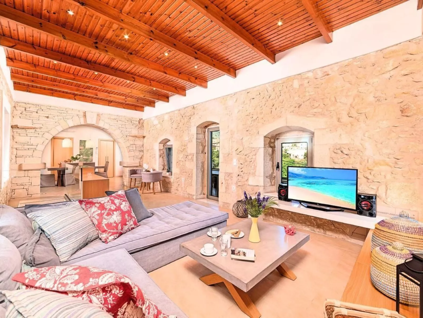 "Acrothea Villa Beheizter Pool" - Drinnen