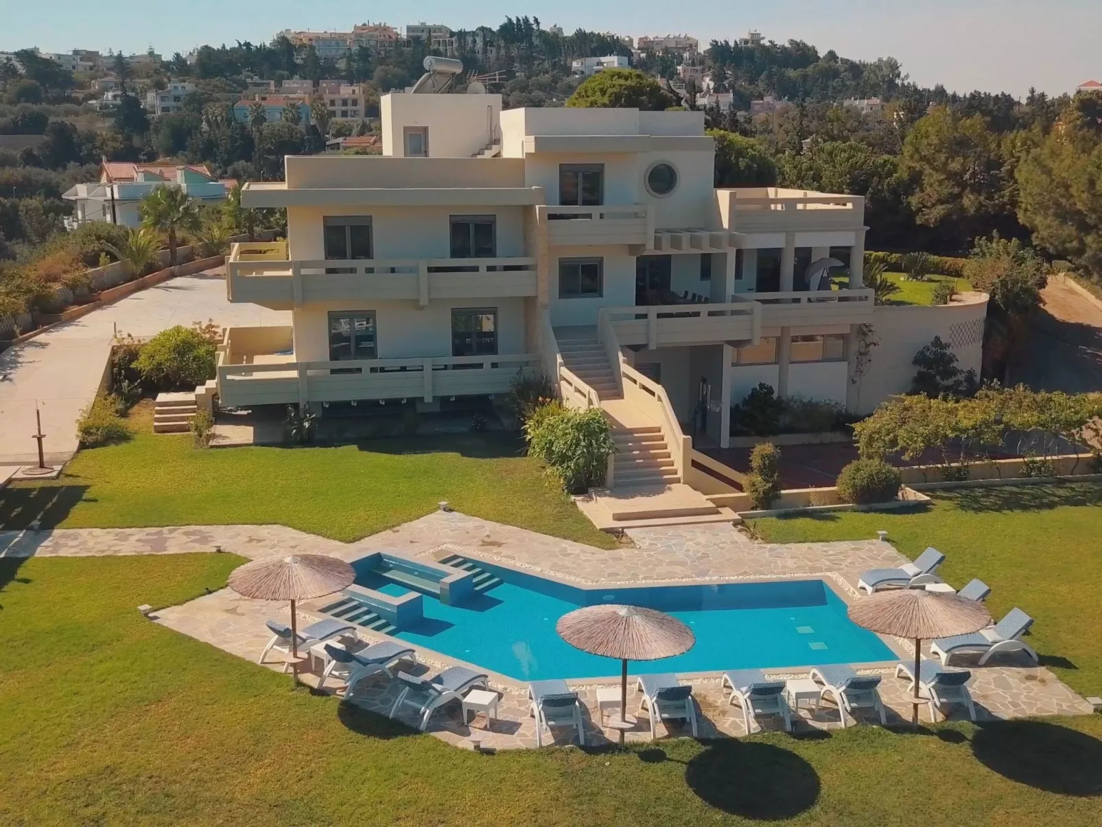 Luxuriöse, geräumige, private Villa mit sechs Schlafzimmern - Inside