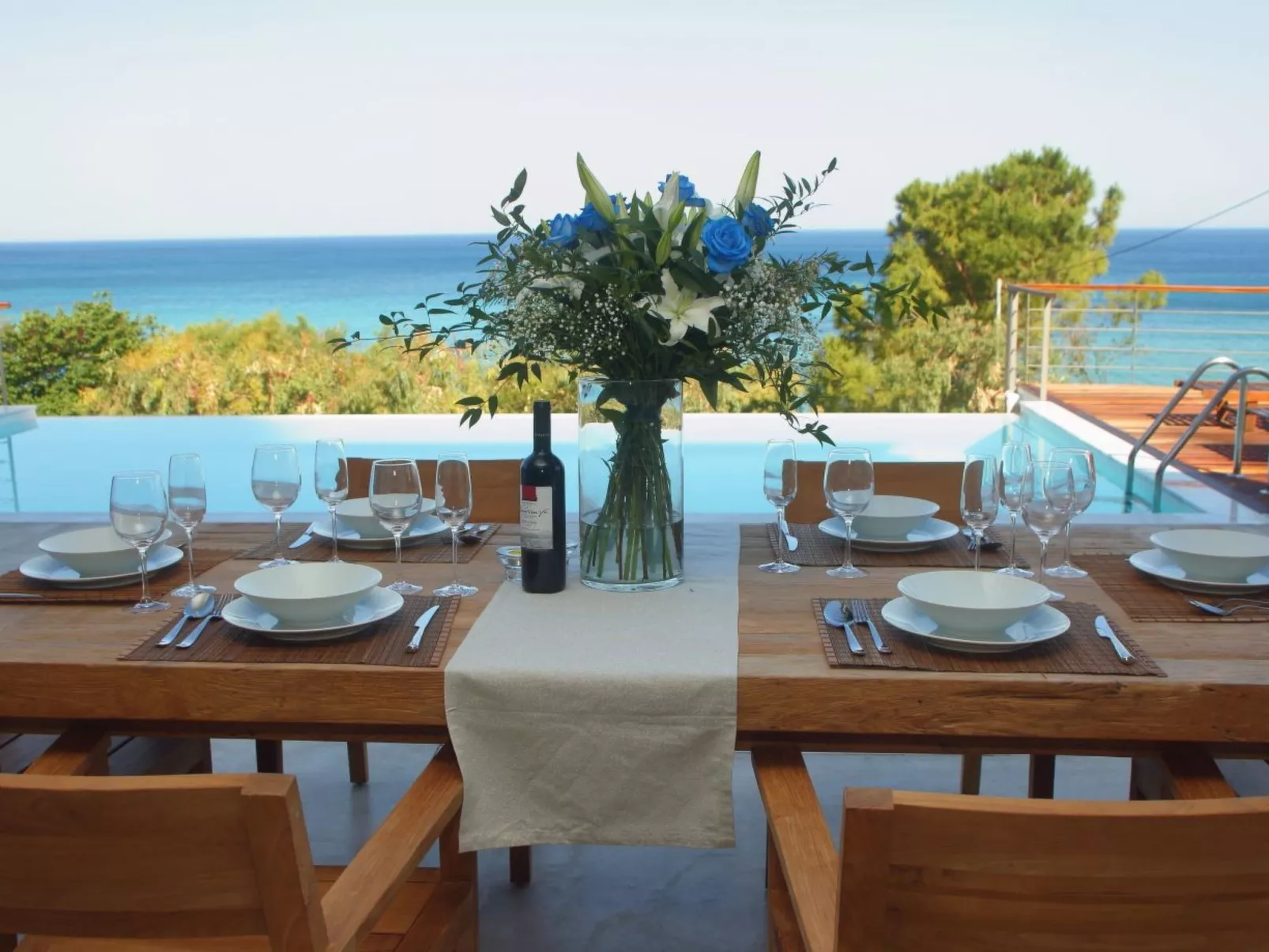 "Capro" mit Infinity-Pool - Inside