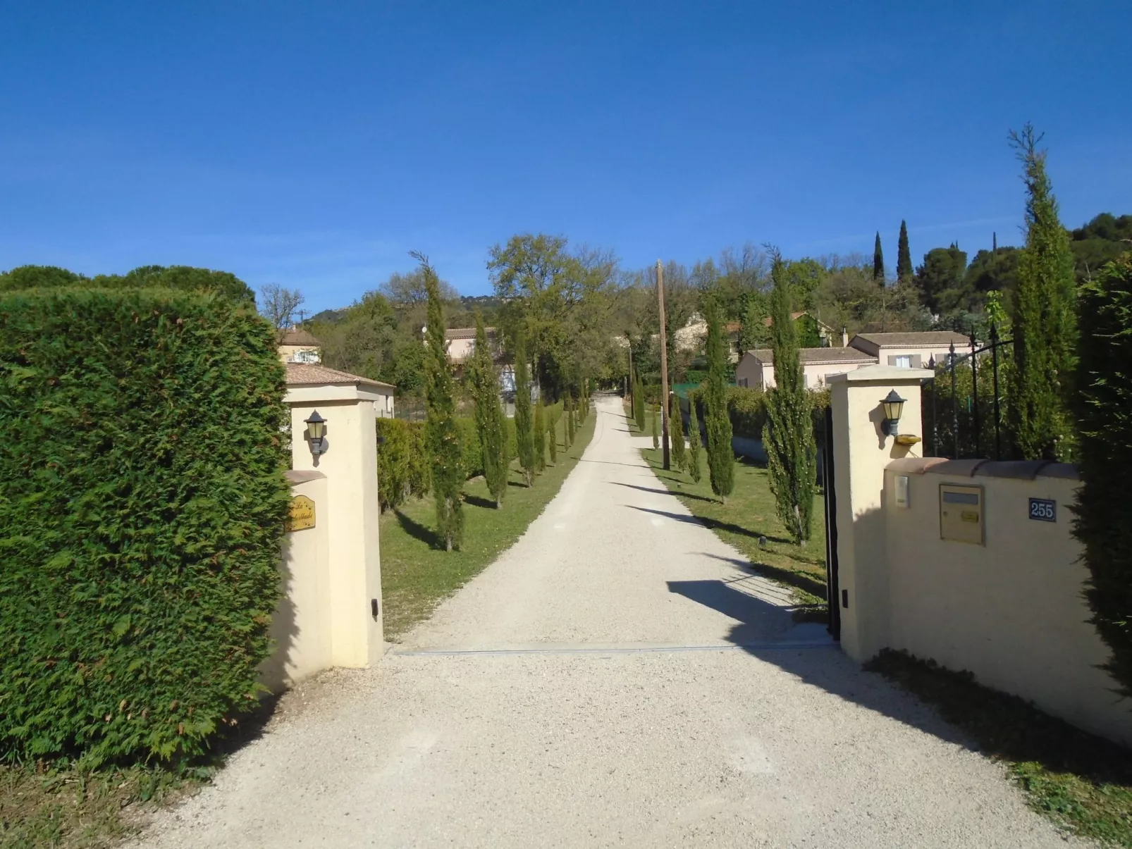 La Soleillade apt mit exklusiver Nutzung des großen Pools - Draußen