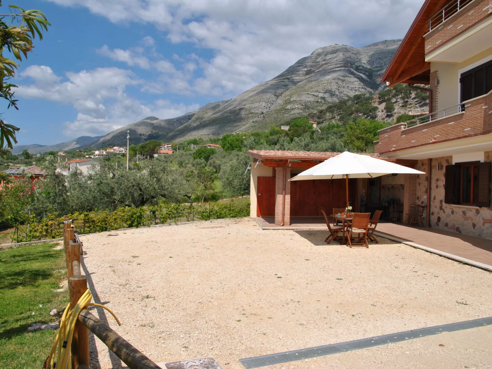 Corte Saturnia - Outside