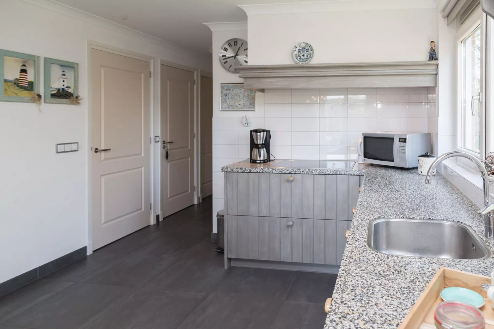 Strandwoning Baarland in Zeeland-Kitchen