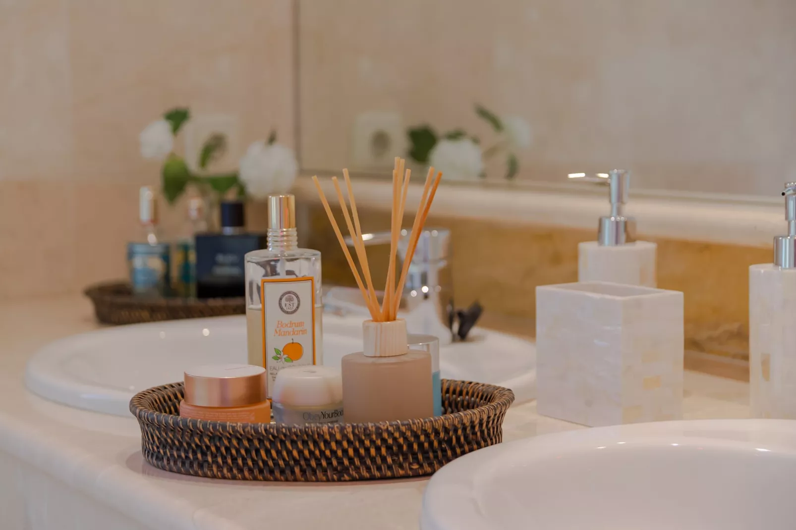 Superb Front Line Location, Sea View- Heated Pool - Ambiente