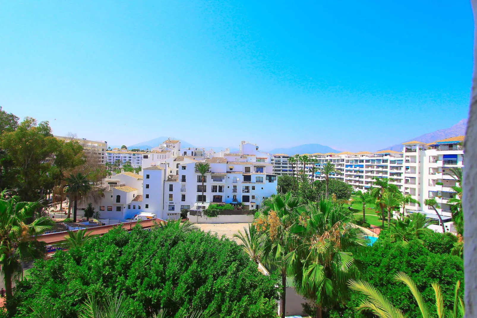 1079 - FRONTLINE PUERTO BANUS APARTMENT - Gebiete Sommer 20 km
