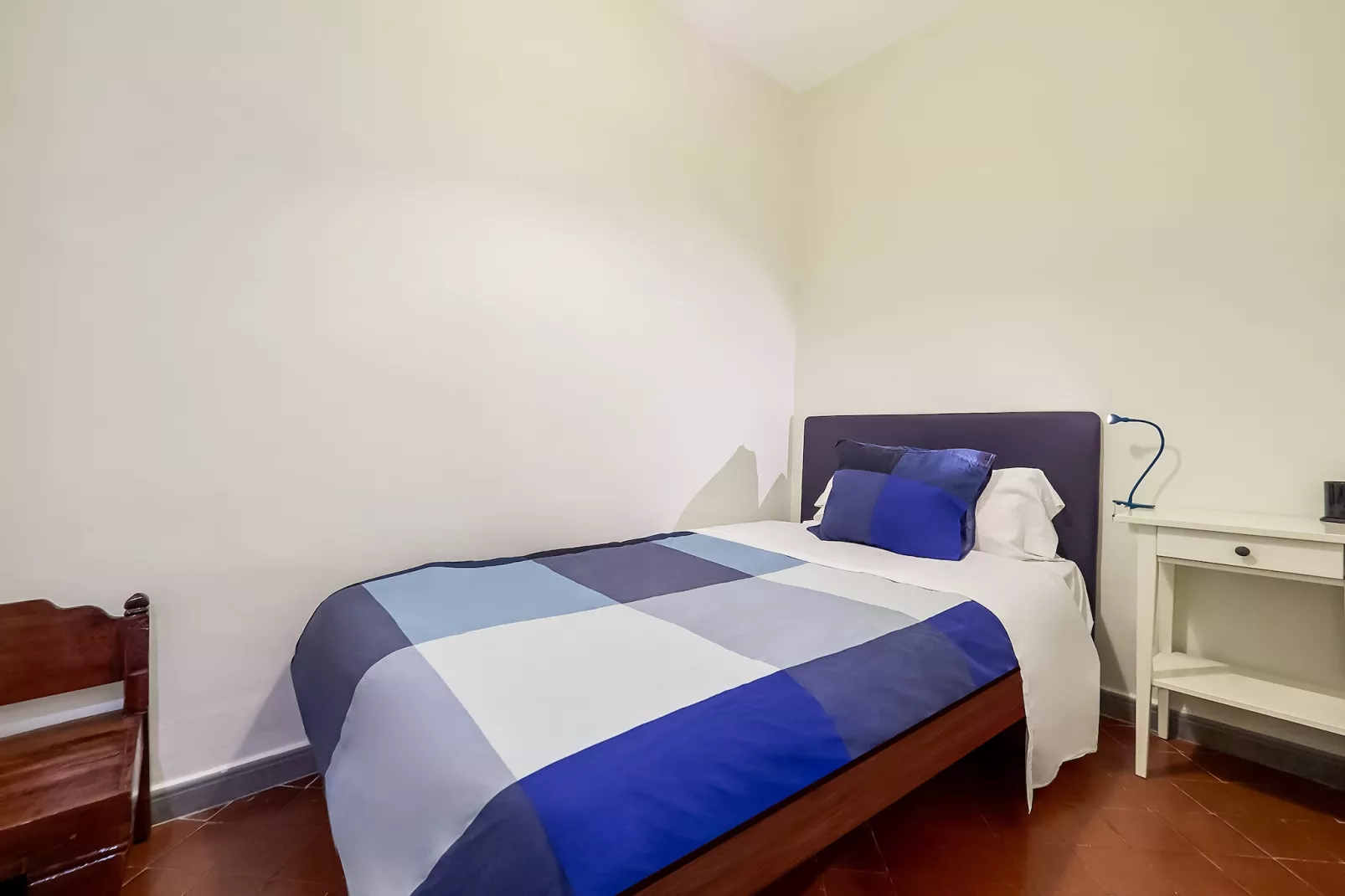Rambla Paris Apartment - Bedroom