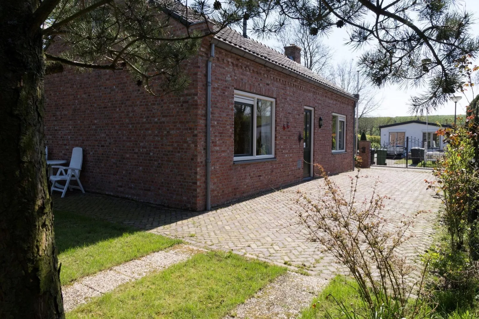 Strandwoning Baarland in Zeeland-Exterior summer