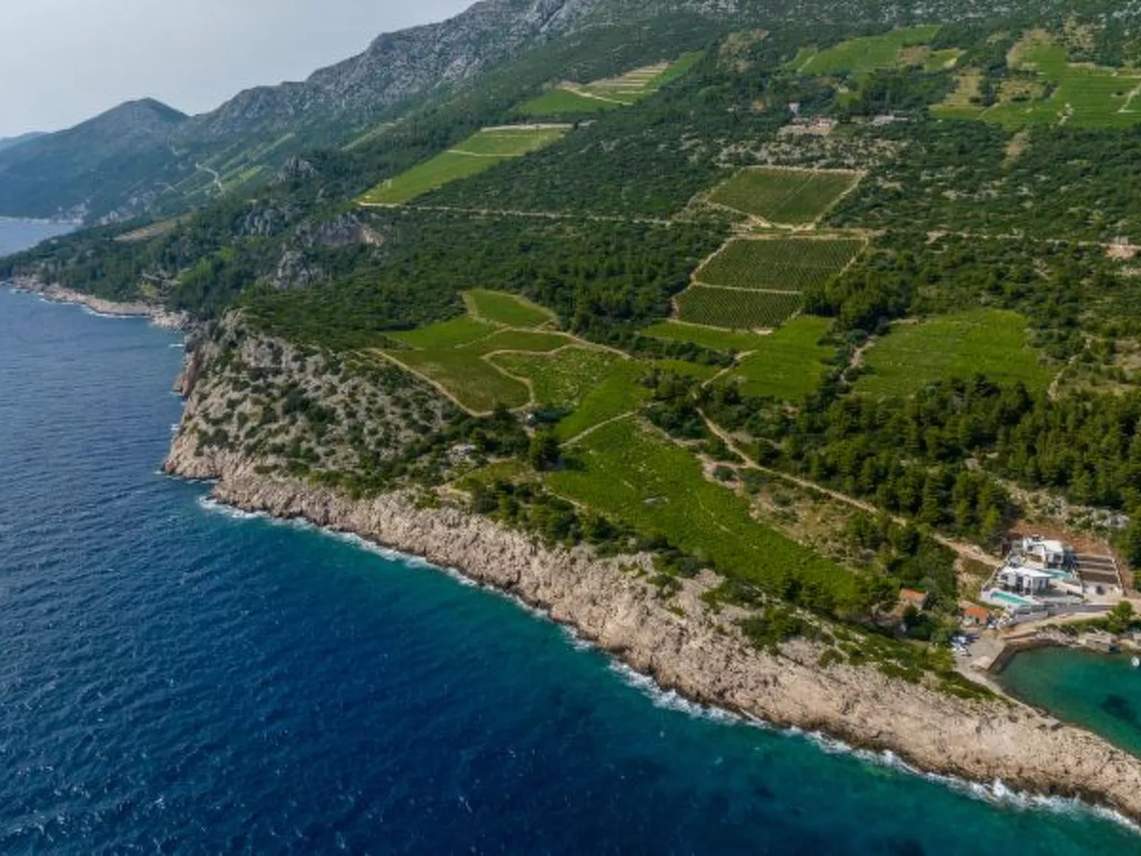 Beachfront villa Luce with seaview and pool - Dehors