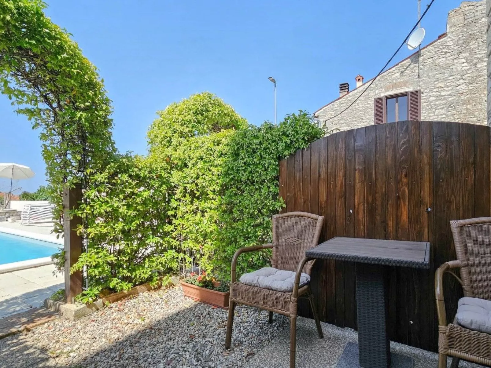Für 2 Personen ca. 30 m&sup2; in Novigrad, Adriaküste Kroatien (Westküste von I - Draußen