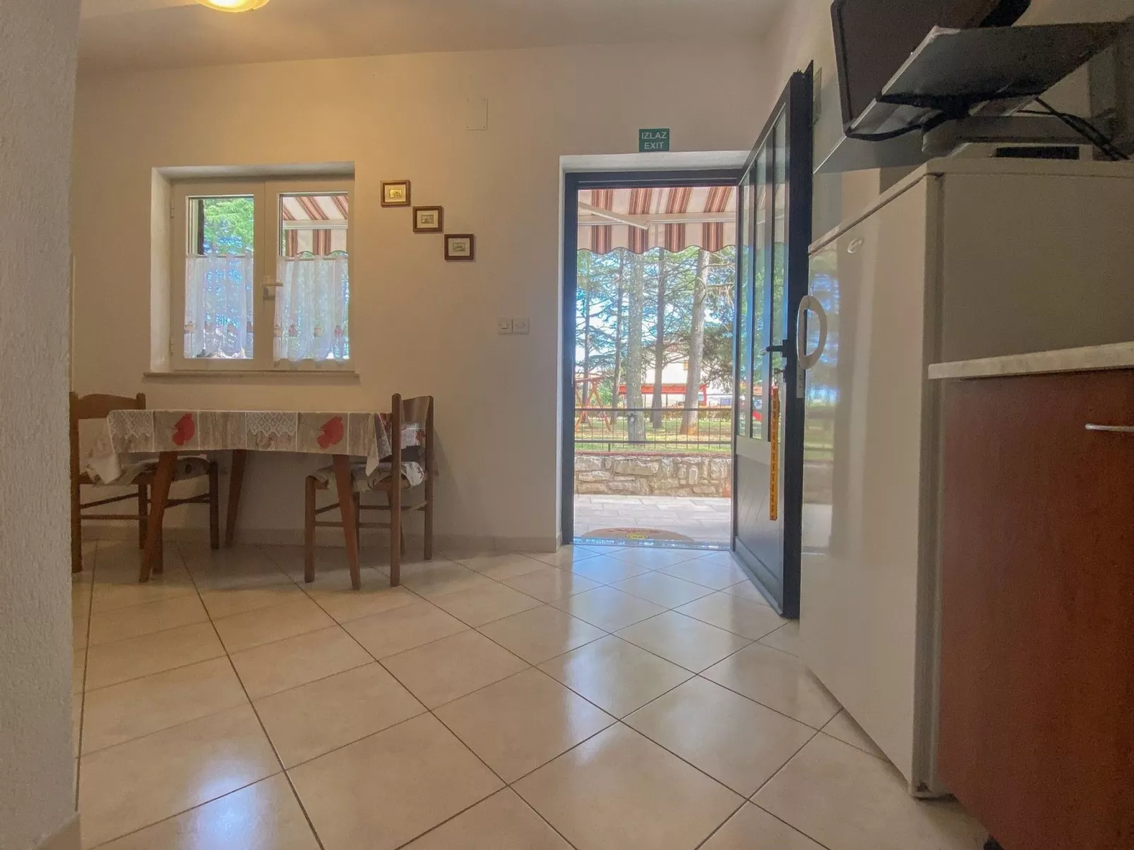 "Elena 2" direkt am Strand - Dedans