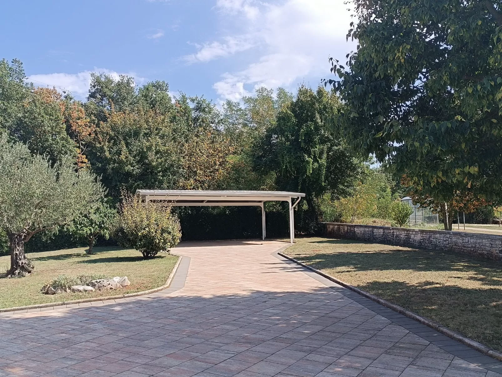 Villa Križanci - Draußen