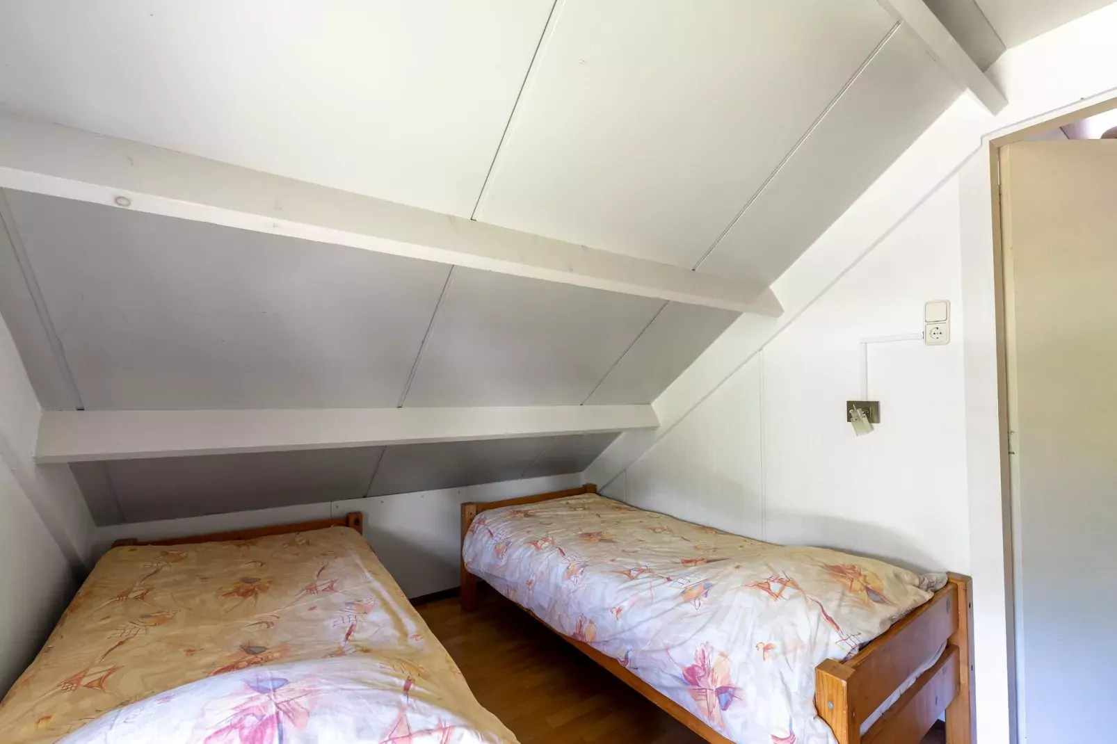 Landingsweg 80-Bedroom