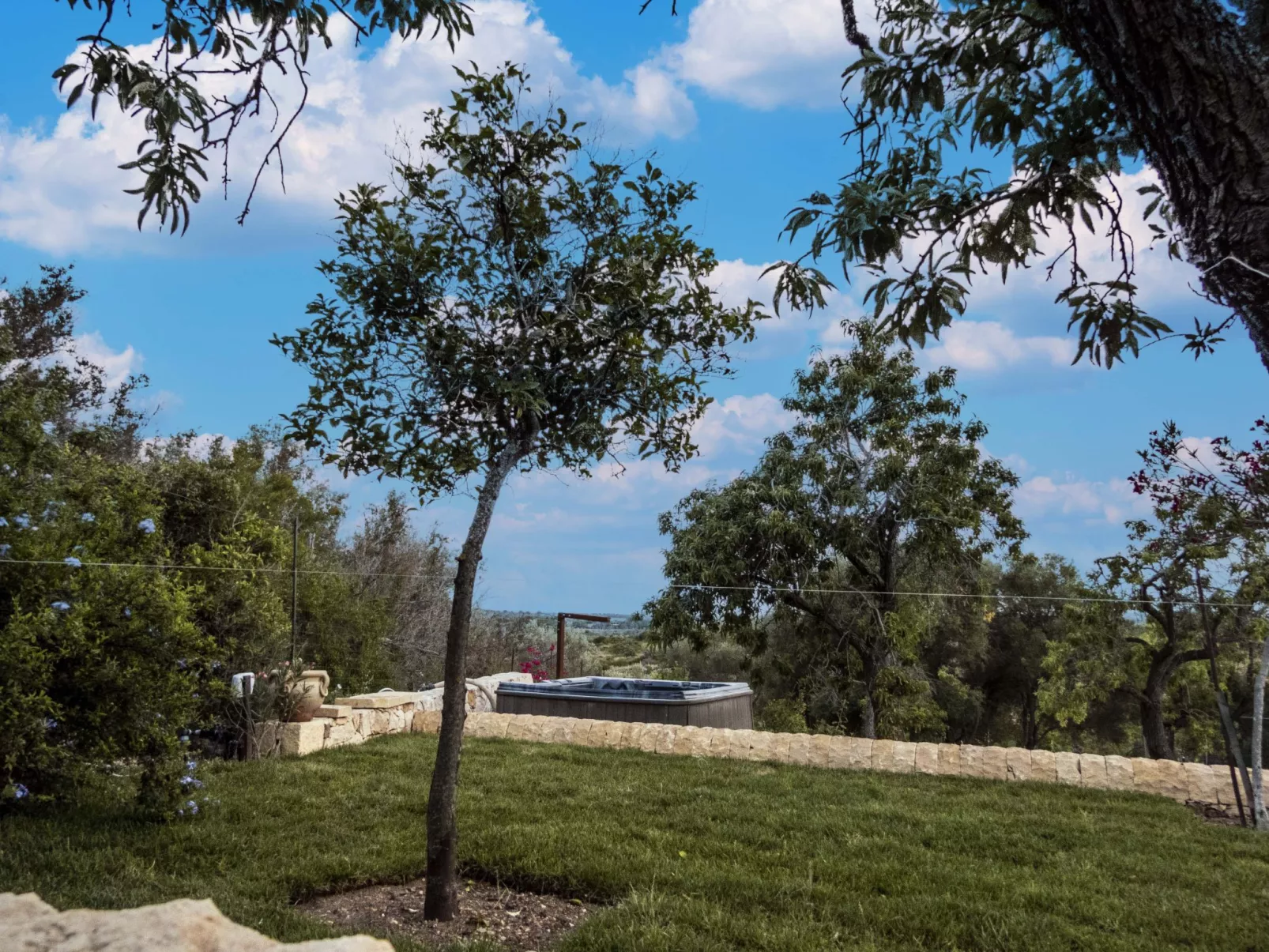 Giniusa' Studio mit Whirlpool-Badewanne - Outside