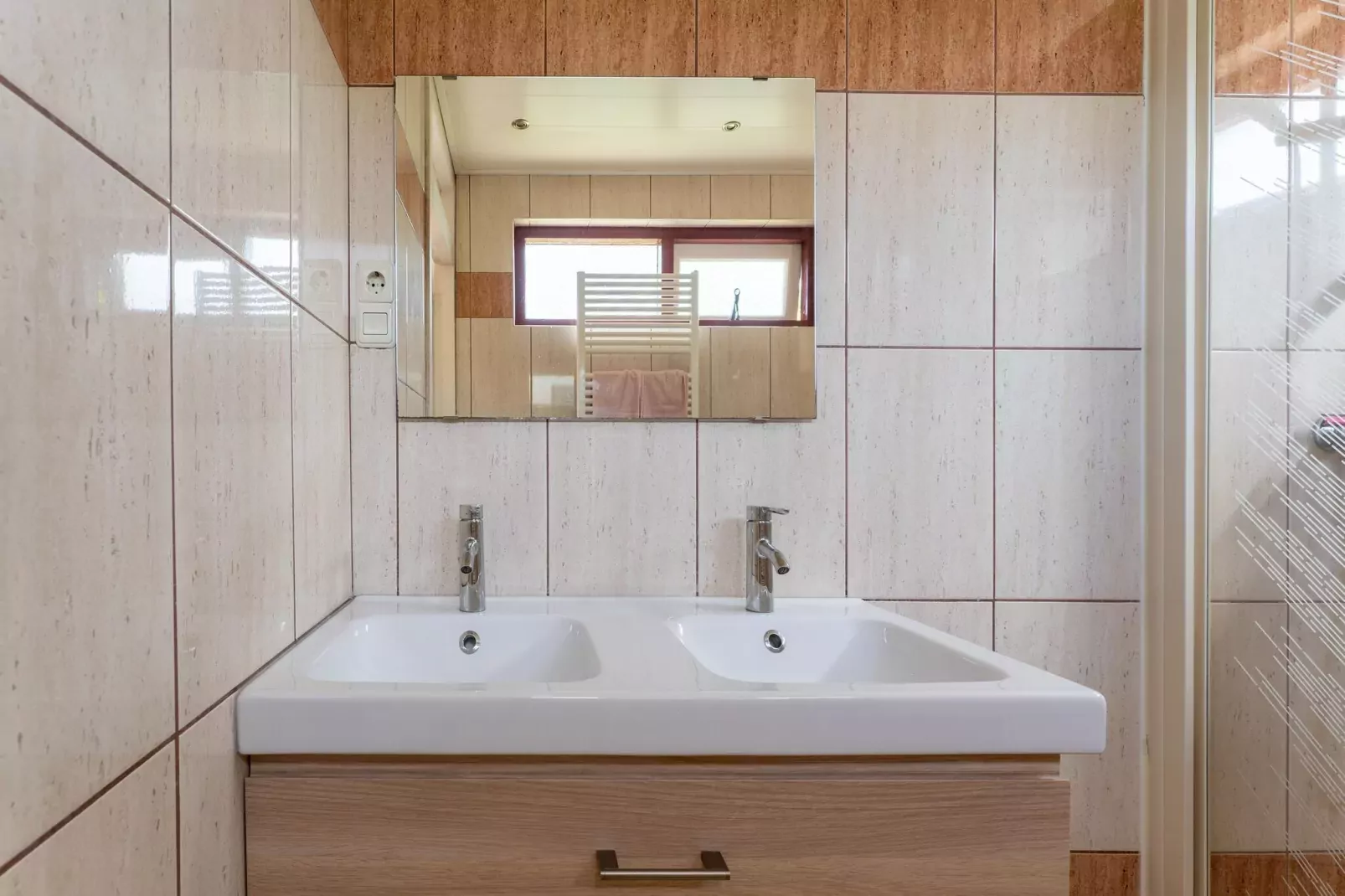 Landingsweg 80-Bathroom