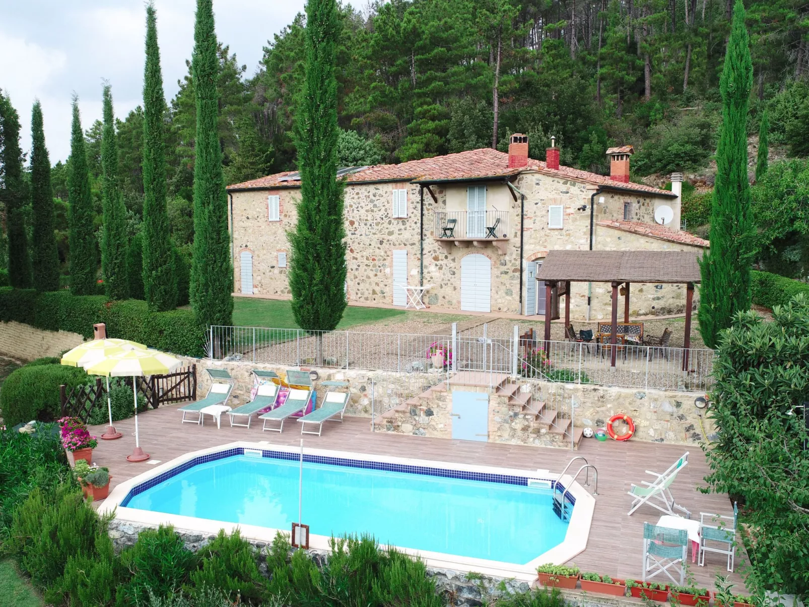 In Montecastelli Pisano mit beheiztem Whirlpool - Dehors