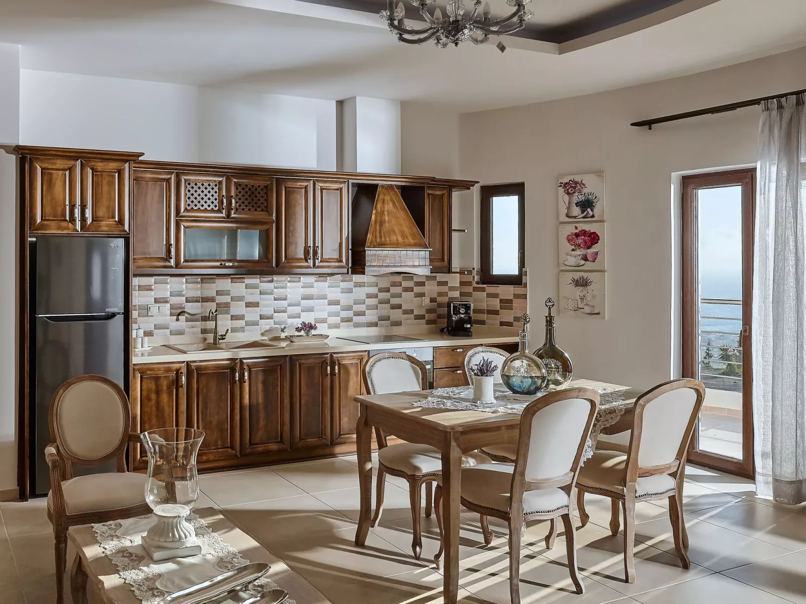 Orelia Cretan - Drinnen