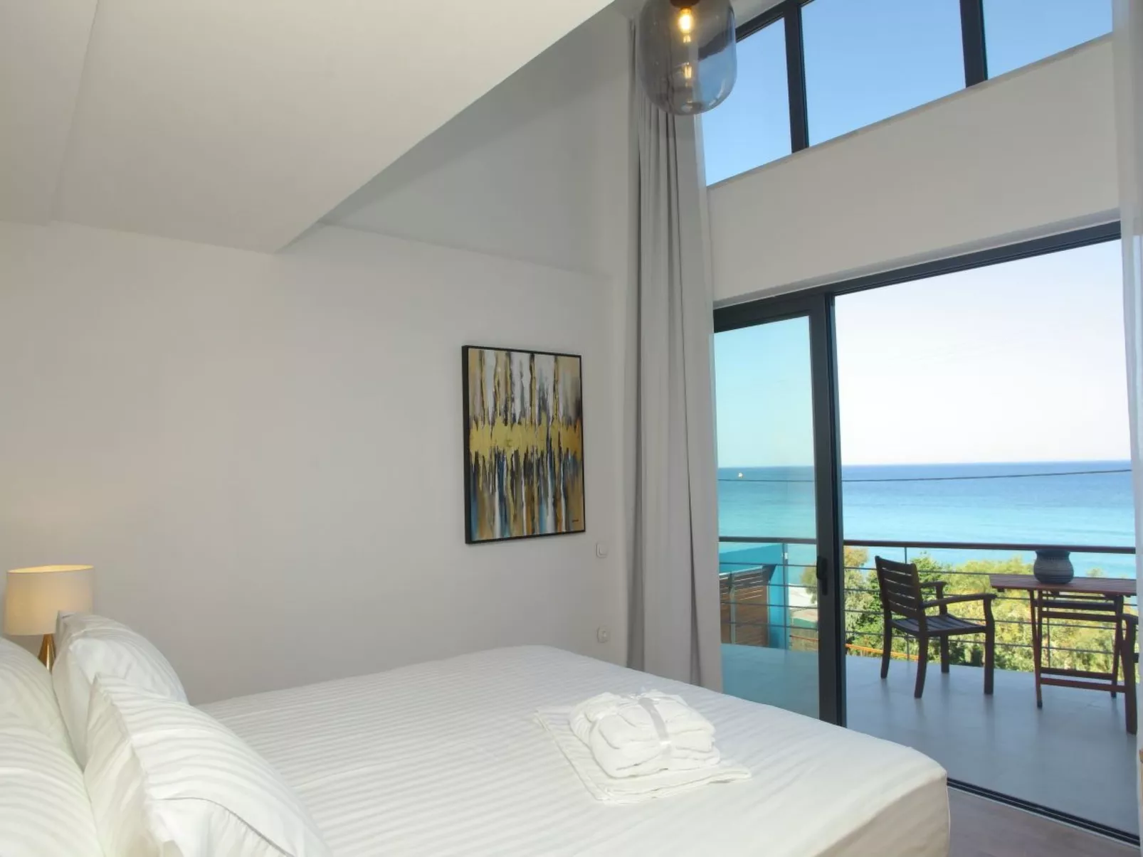 "Capro" mit Infinity-Pool - Inside