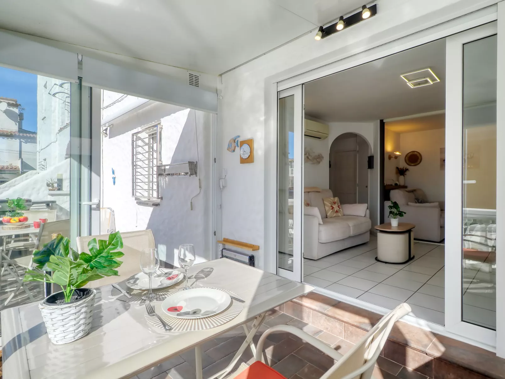 Canal Port Empuries - Drinnen