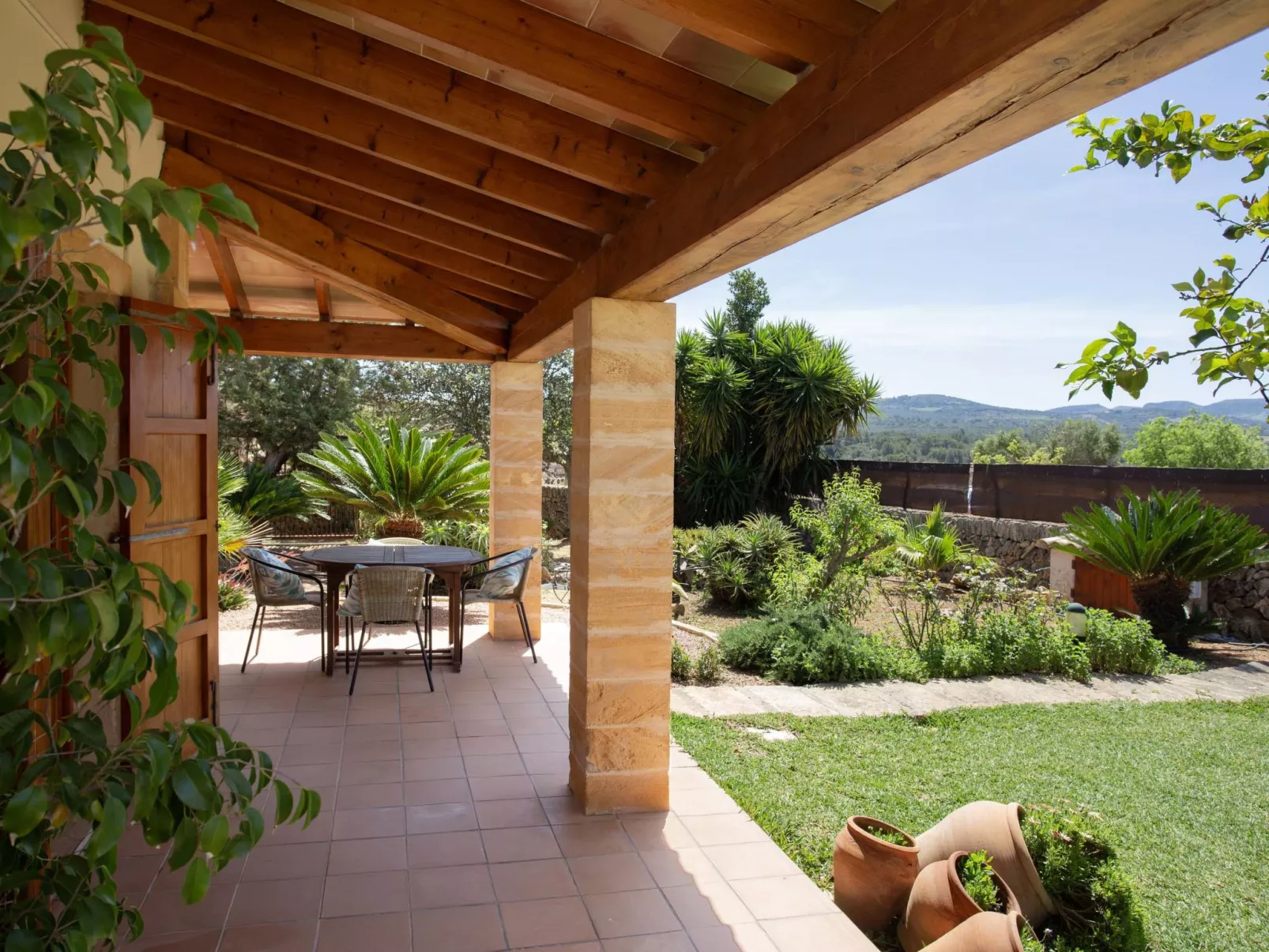 Ca na Ines - Outside