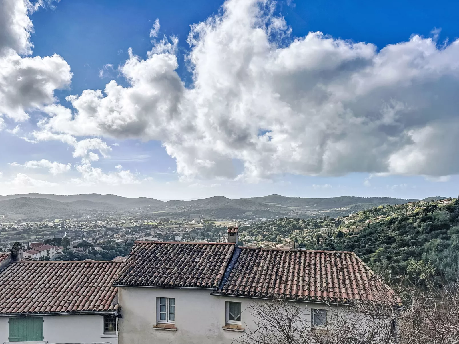 Les Amandiers - Outside