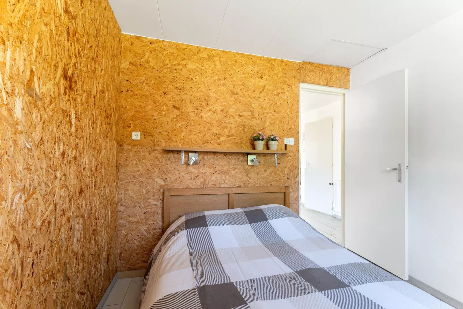 Landingsweg 94-Bedroom