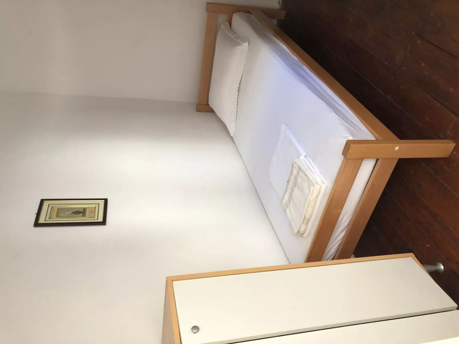 Weißes Haus Robinson mit BBQ und Terrasse - Image-tags.info