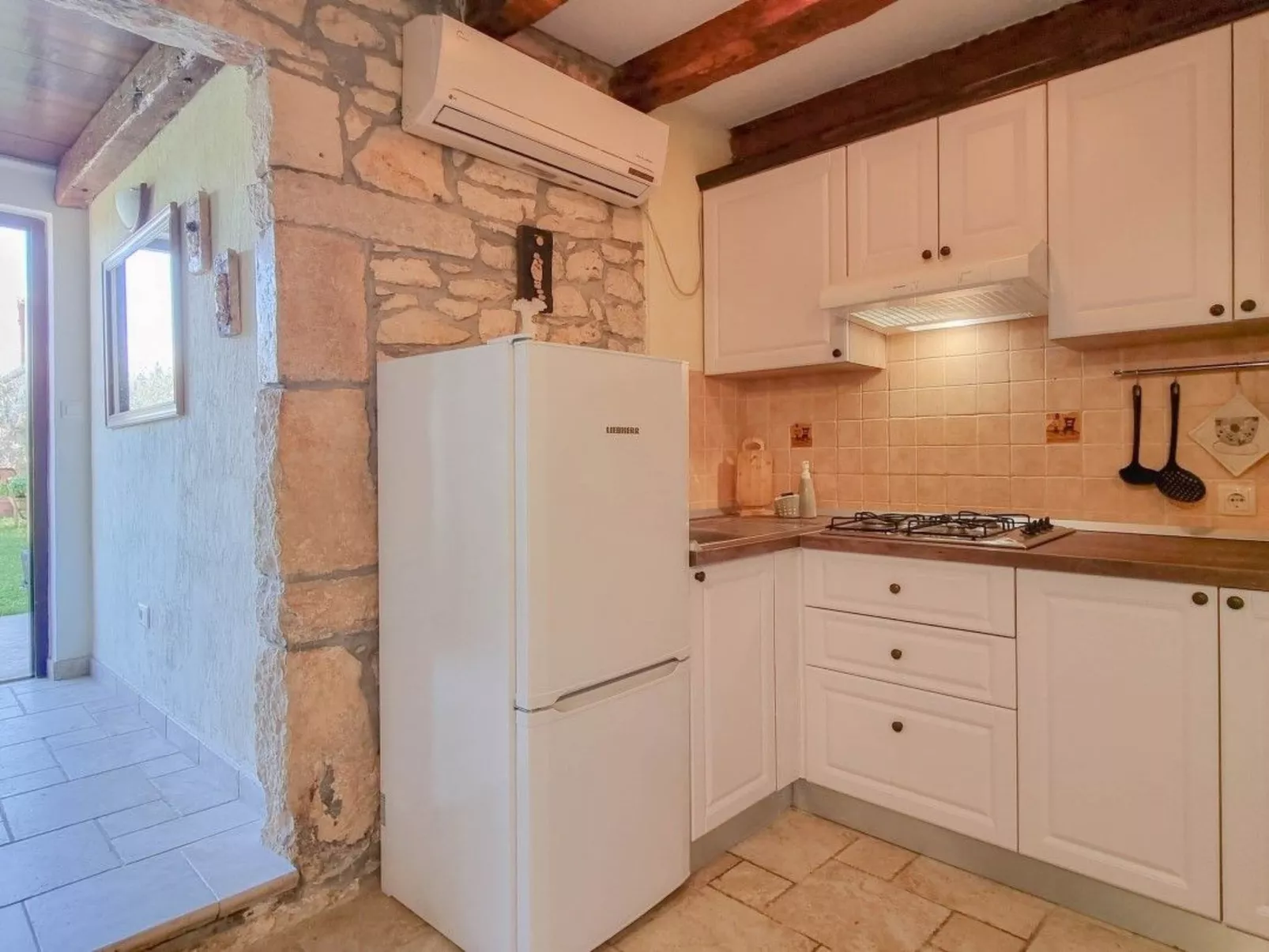 Für 2 Personen ca. 30 m&sup2; in Novigrad, Adriaküste Kroatien (Westküste von I - Drinnen