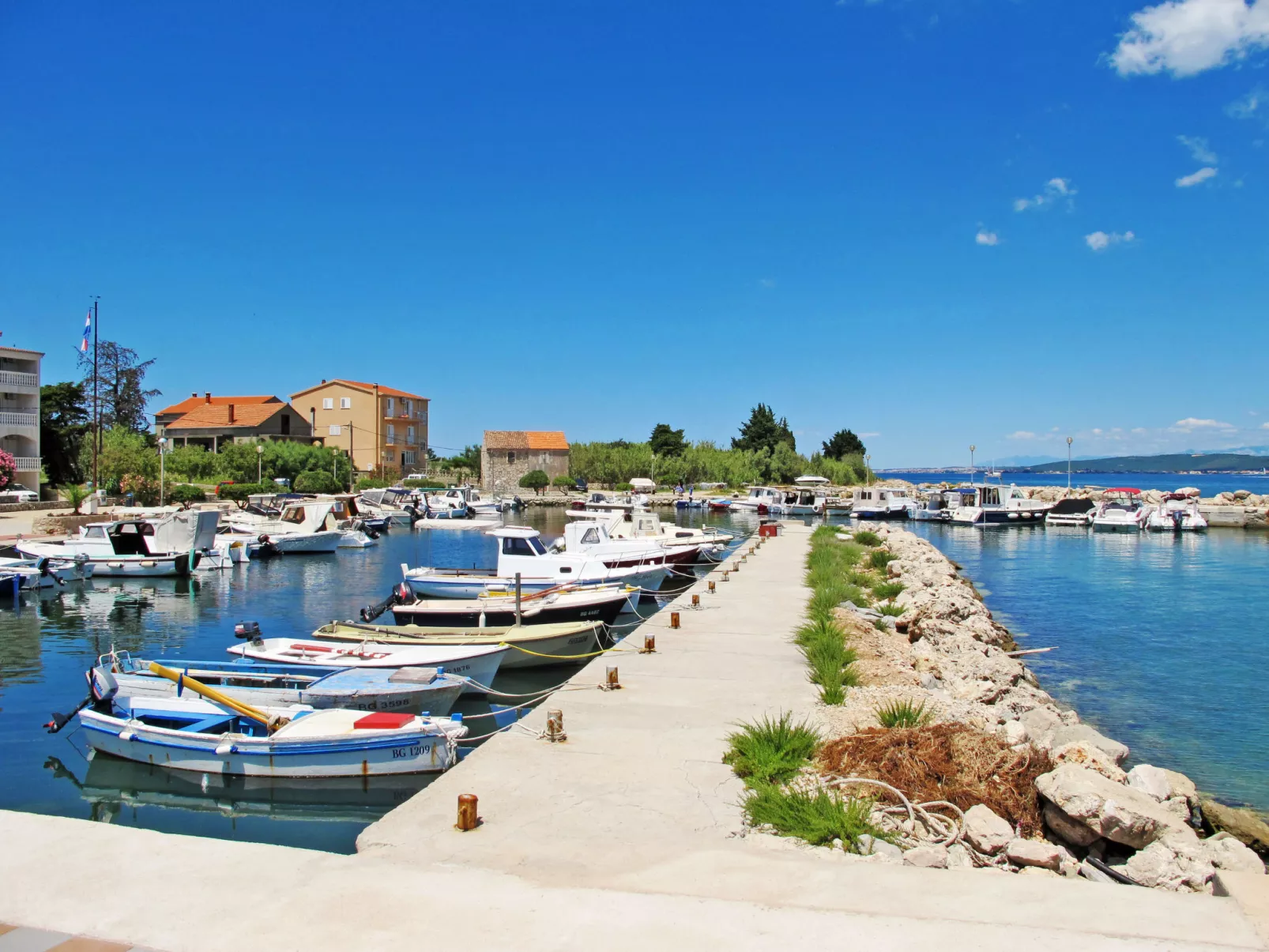Villa Barotul with pool - Environnement