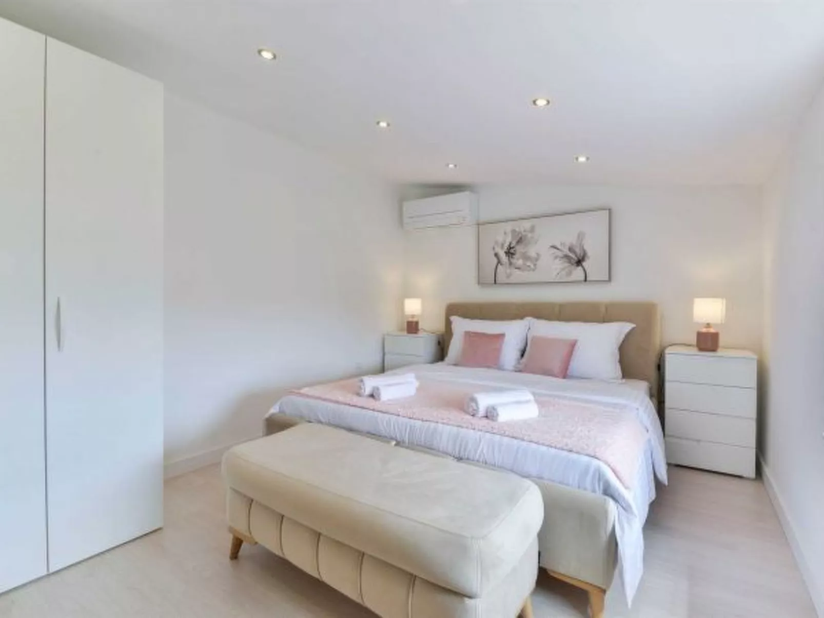 Luxury Villa Maria with large pool - Image-tags.info