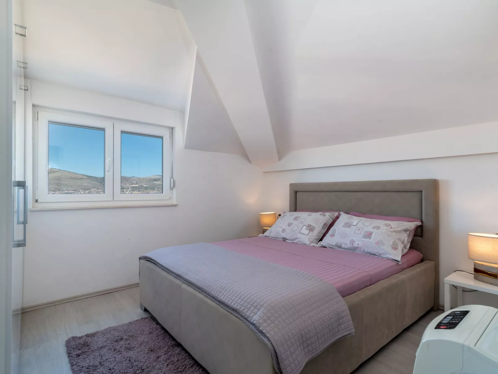 Moderne Ferienwohnung mit Gartennutzung, einem g - Image-tags.info