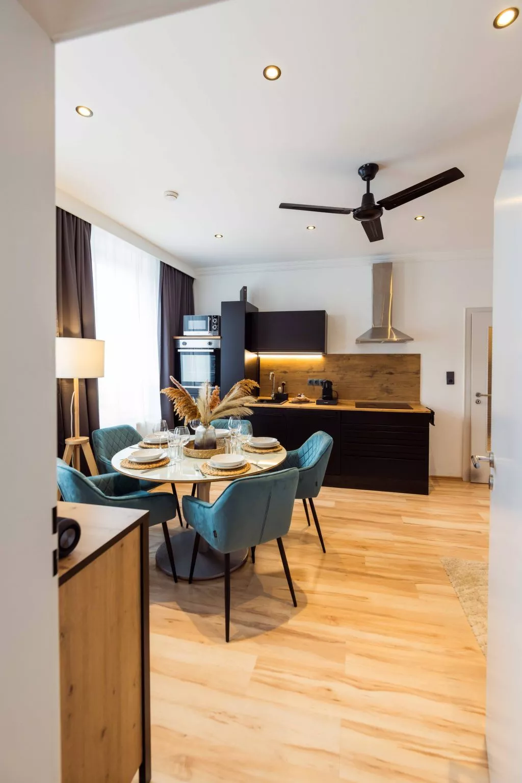 Schiller Apartment im Zentrum von Hof. Küche, Parkplatz, 250MBit Wlan - Inside