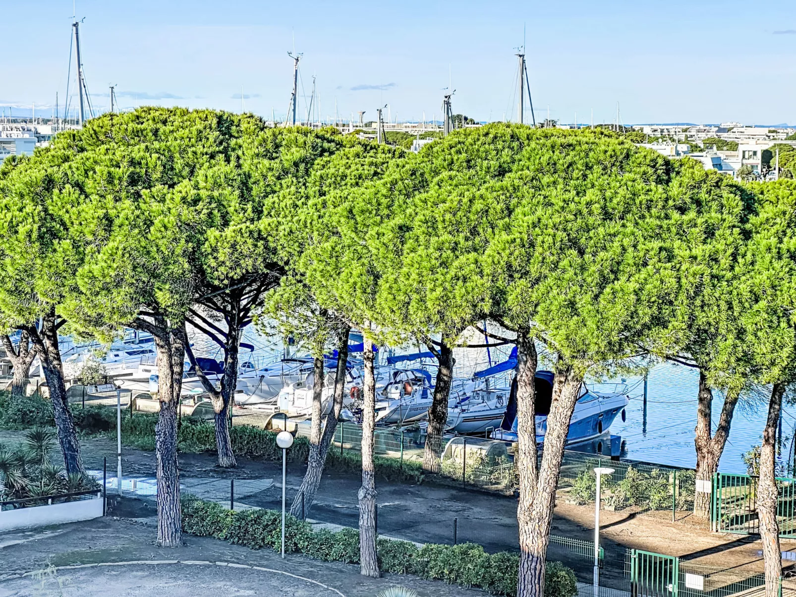 La Croisière - Dehors