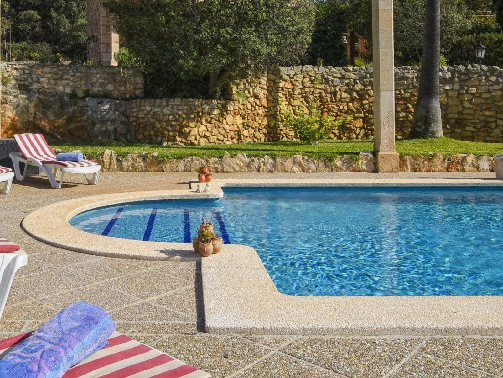 Rustikale Villa in der schönen mallorquinischen - Draußen