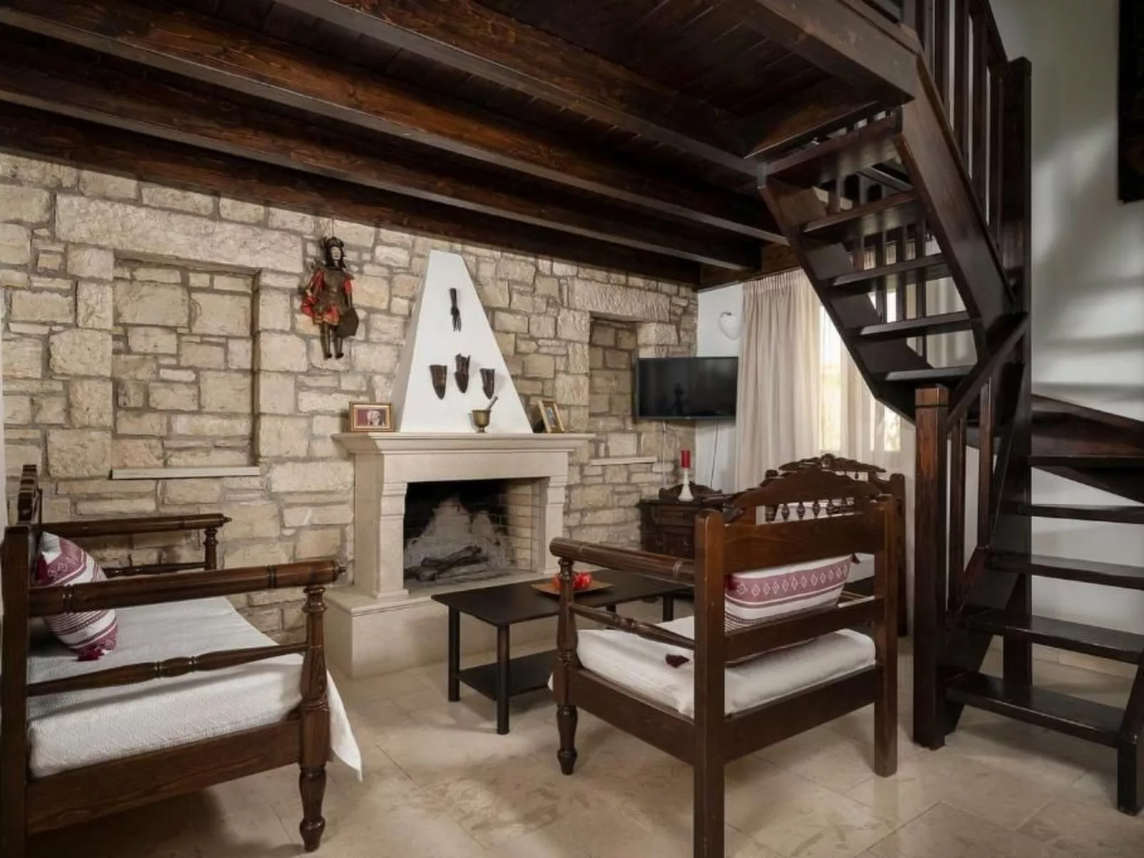 Traditionelle Natursteinvilla mit tollem Meerblick - Drinnen