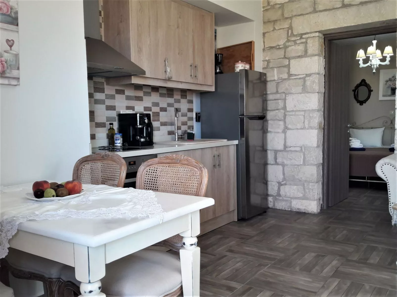 Gemütliches Natursteinapartment für zwei - Drinnen