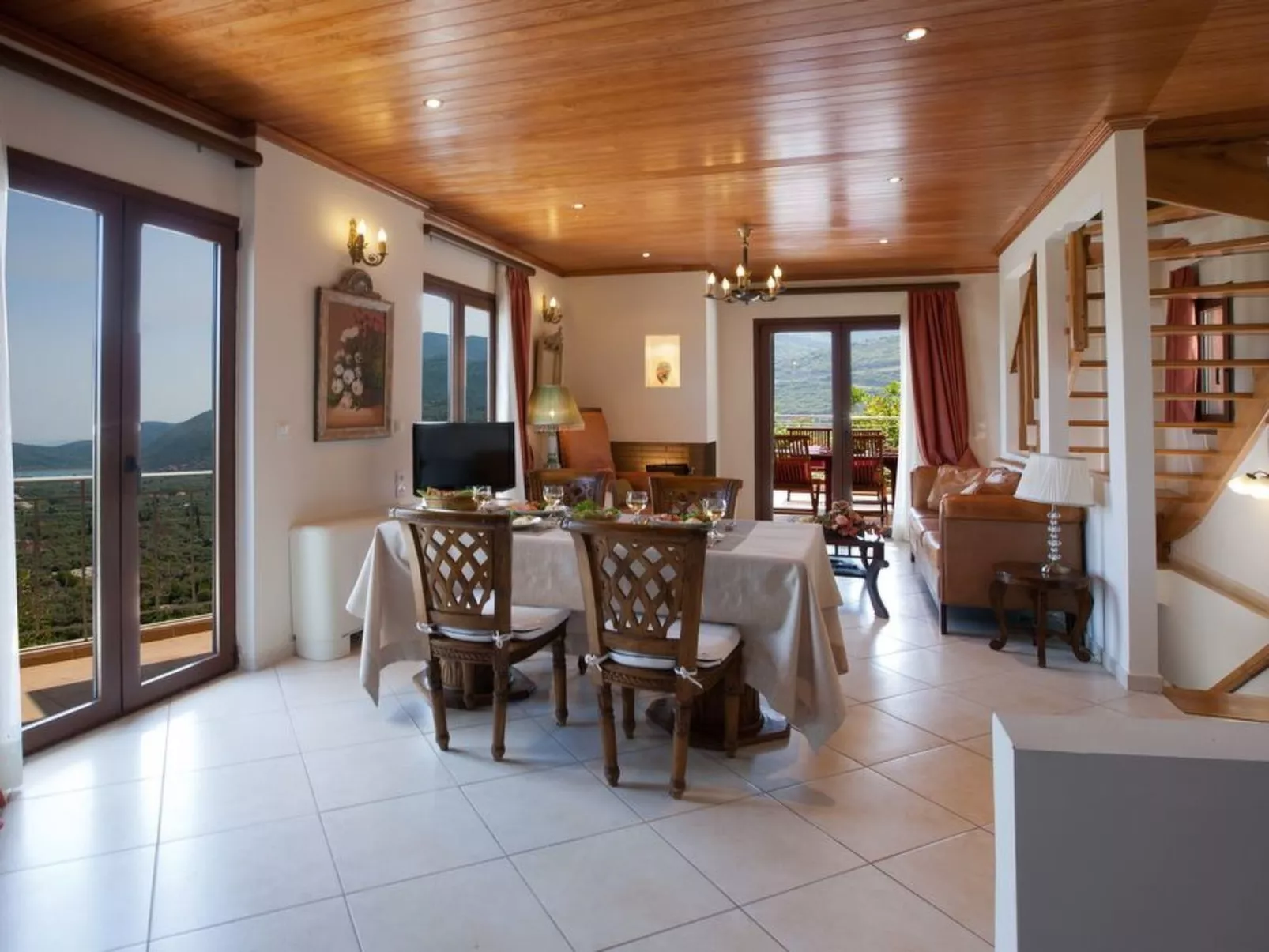 Finca "Lily" mit Infinity-Pool - Drinnen