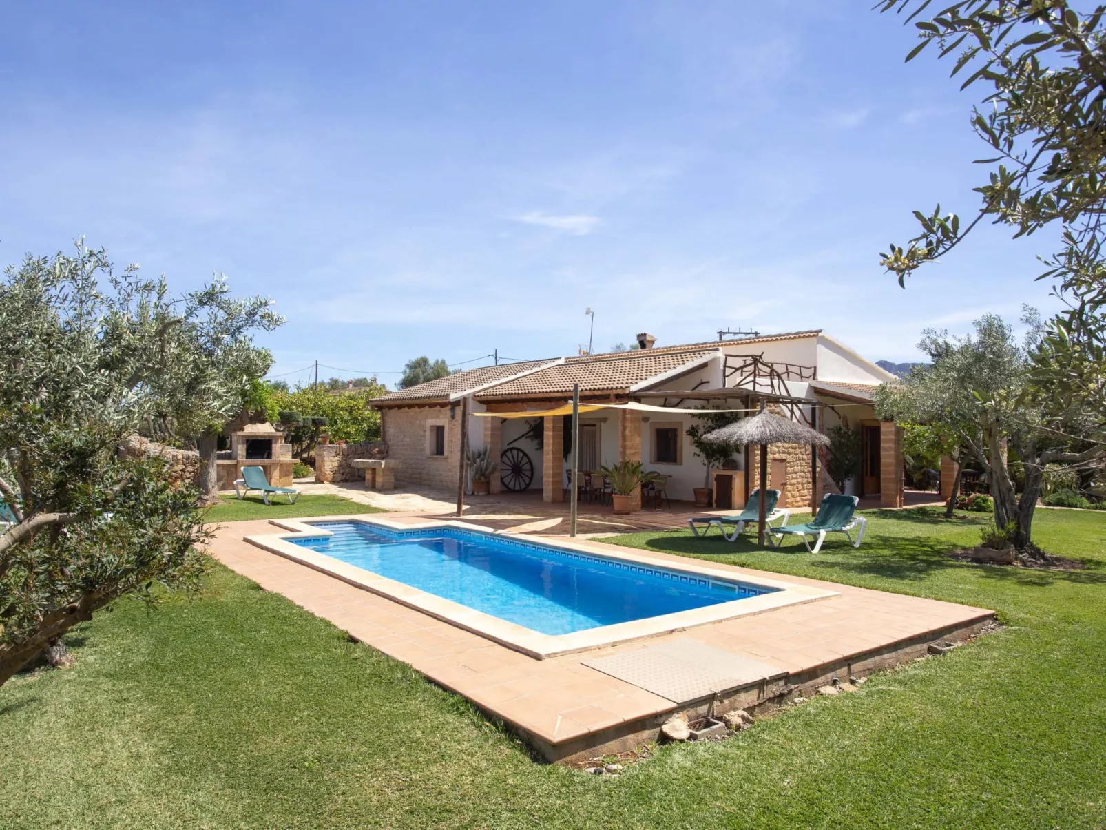 Ca na Ines - Outside