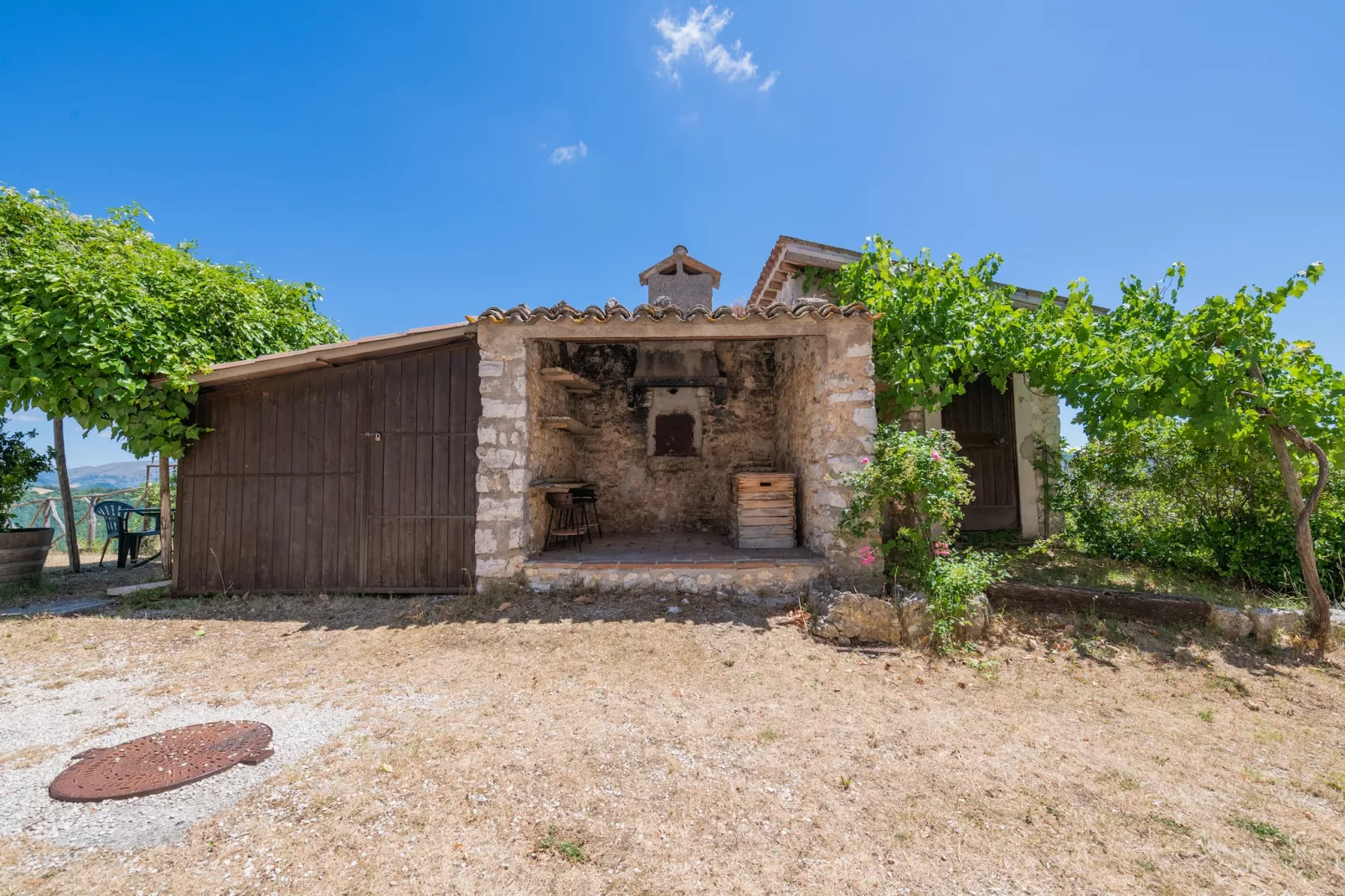 Fonni Verde Due - Gardens in summer