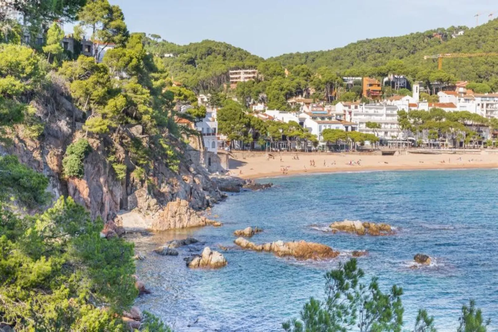 Costa Brava E-3 - Areas within 20km in summer