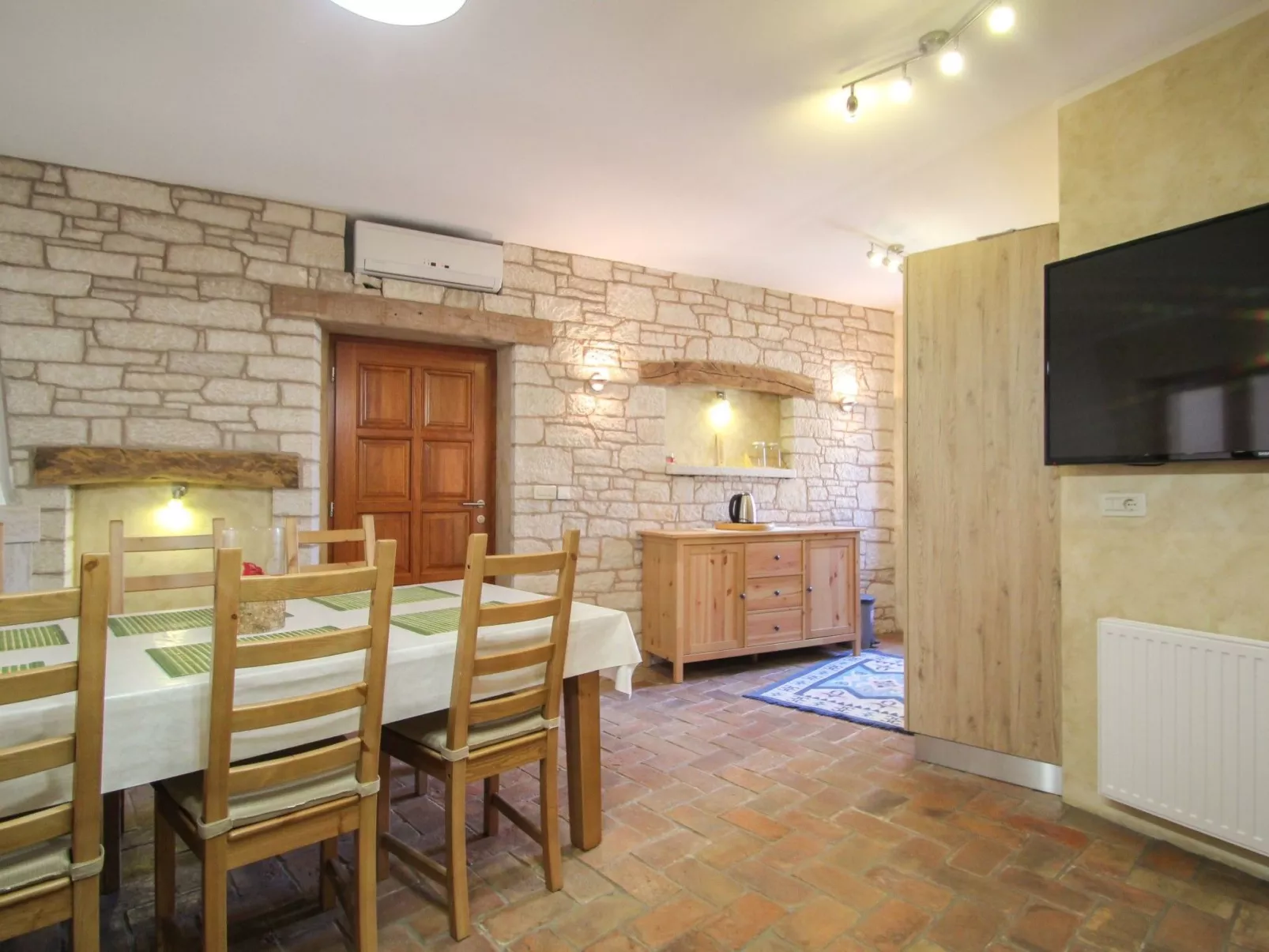 Für 4 Personen ca. 50 m&sup2; in Bužinija, Adriaküste Kroatien (Westküste von I - Inside