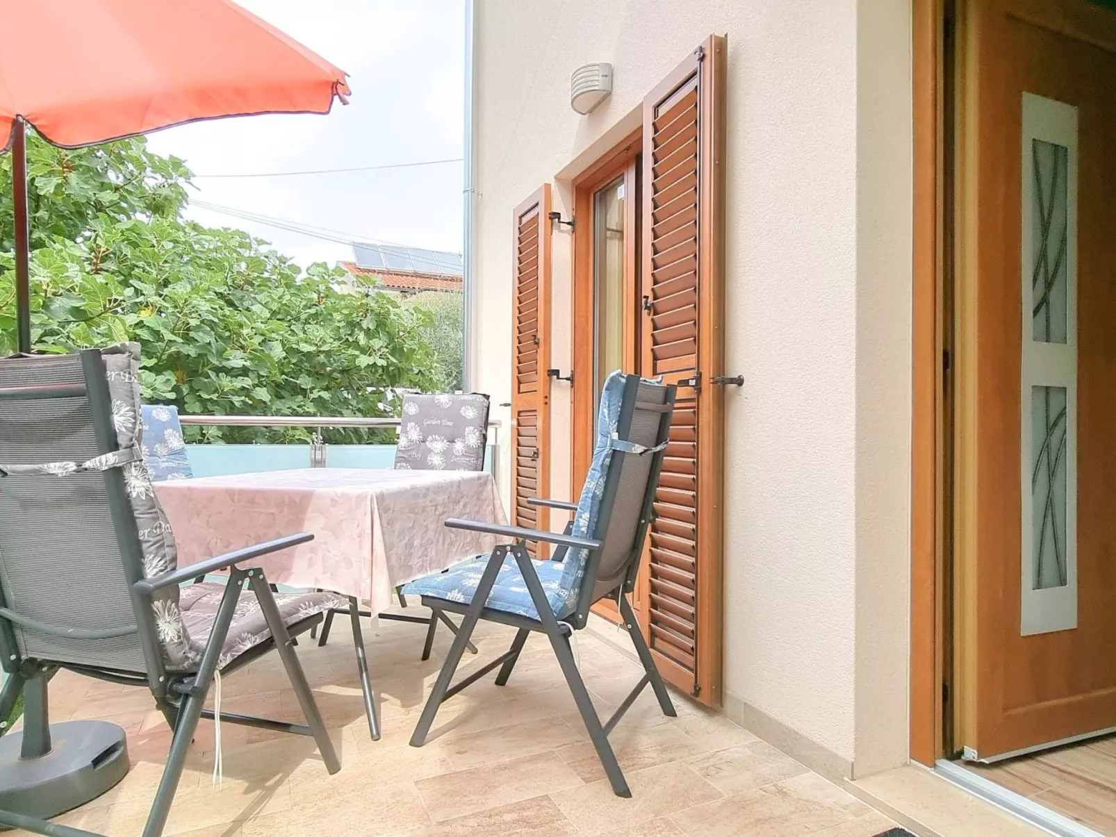 Für 4 Personen ca. 50 m&sup2; in Novigrad, Adriaküste Kroatien (Westküste von I - Image-tags.info