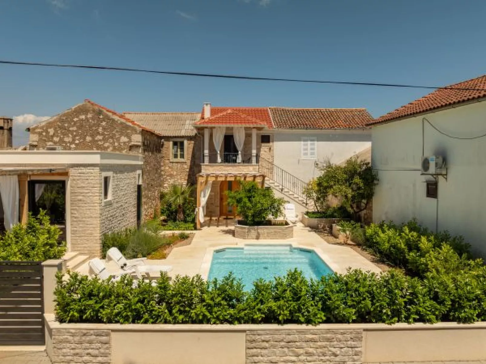 Apartment Varos 2+1 with shared pool - Image-tags.info