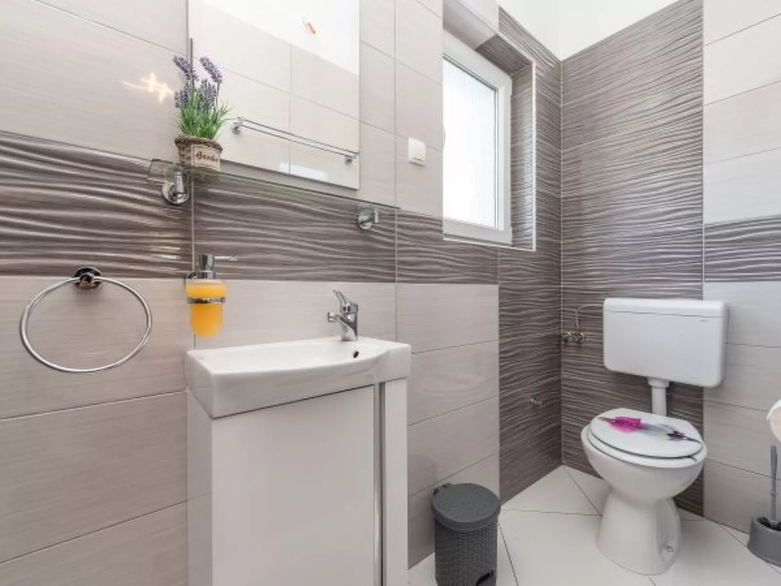 Beachside Holiday House Anamarija - Image-tags.info