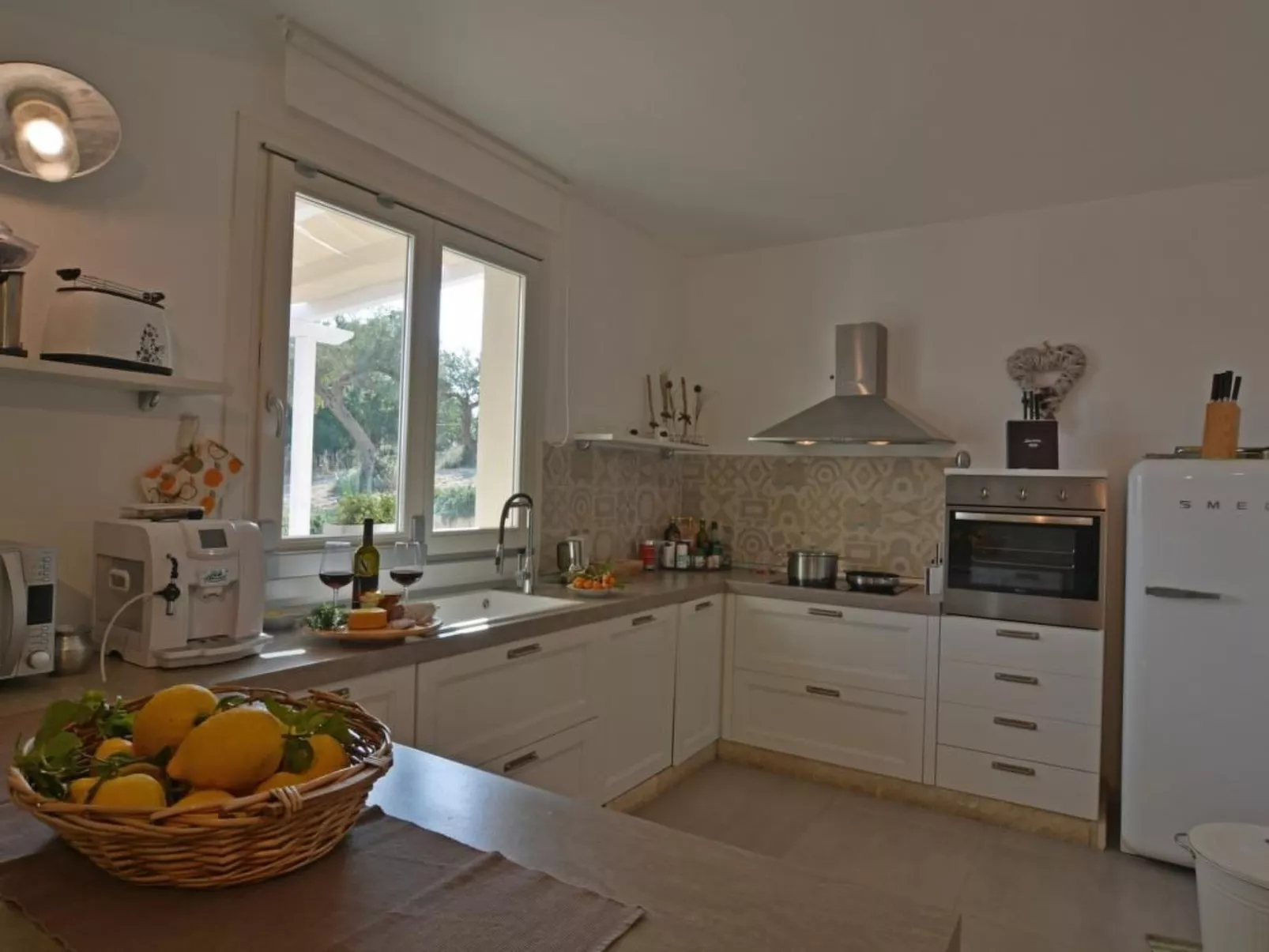 Moderne Ferienvilla bei Noto mit Meerblick und privatem Pool - Drinnen