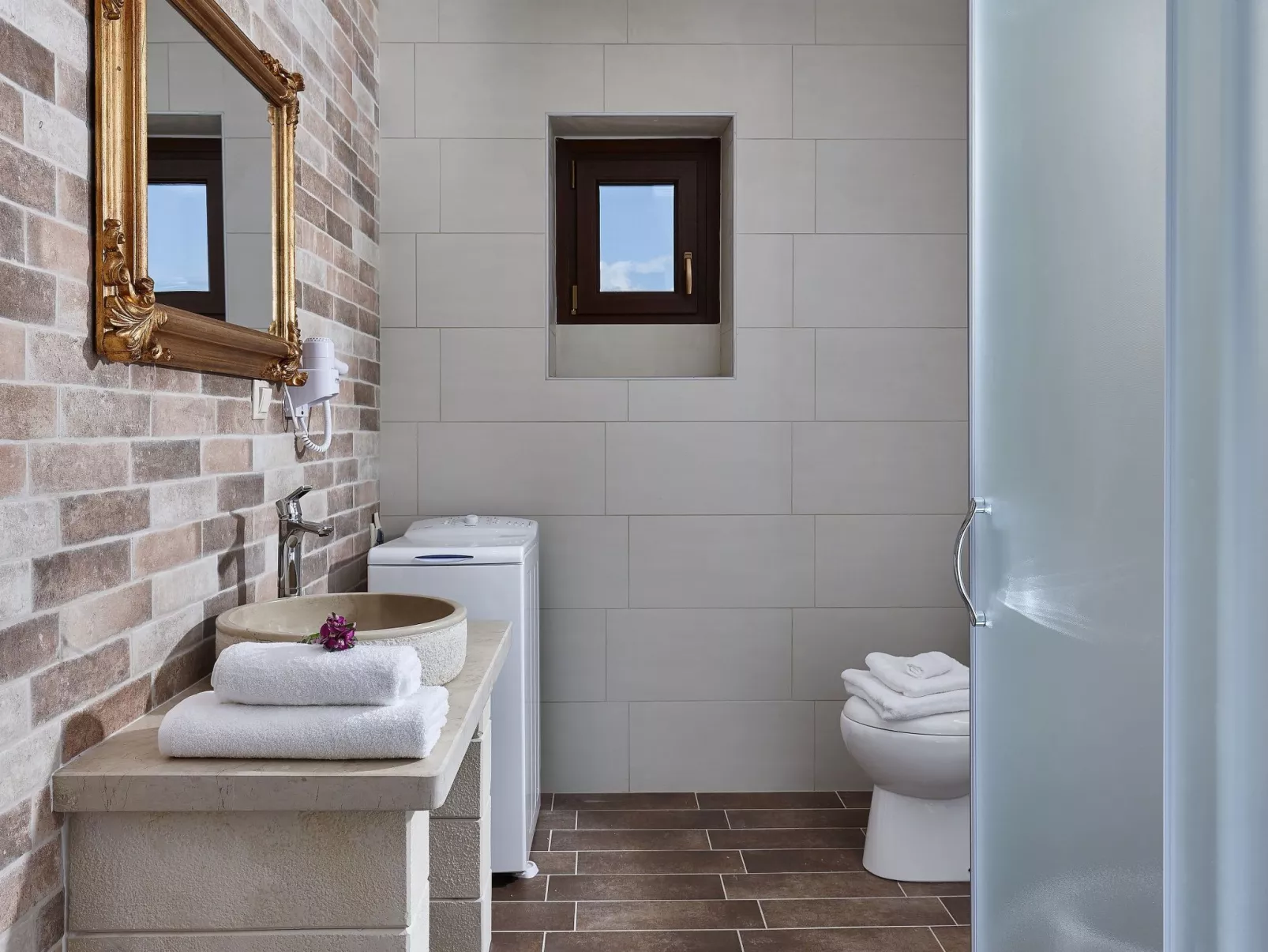 Orelia Cretan - Drinnen