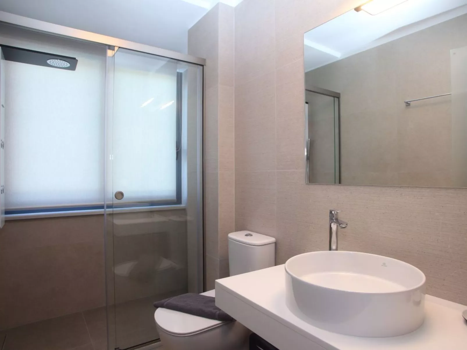 "Capro" mit Infinity-Pool - Inside