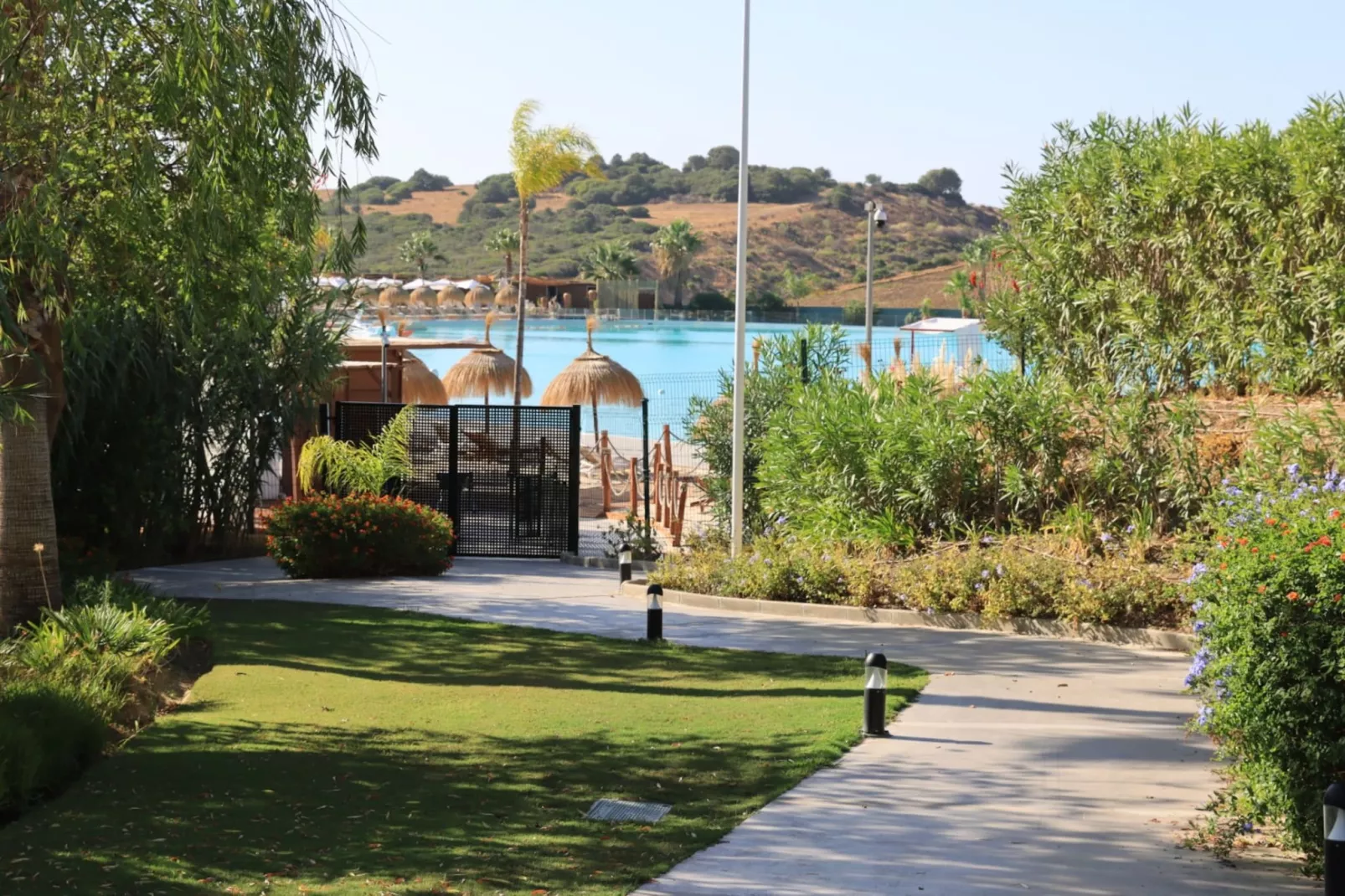 AL4-1901 ESTEPONA - APARTMENT - ALCAZABA LAGOON - Jardins en été