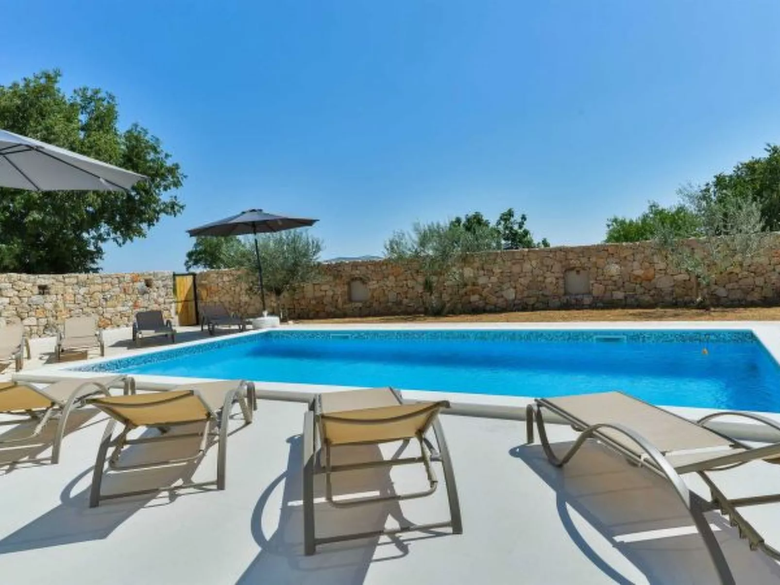 Villa Natura with pool - Image-tags.info