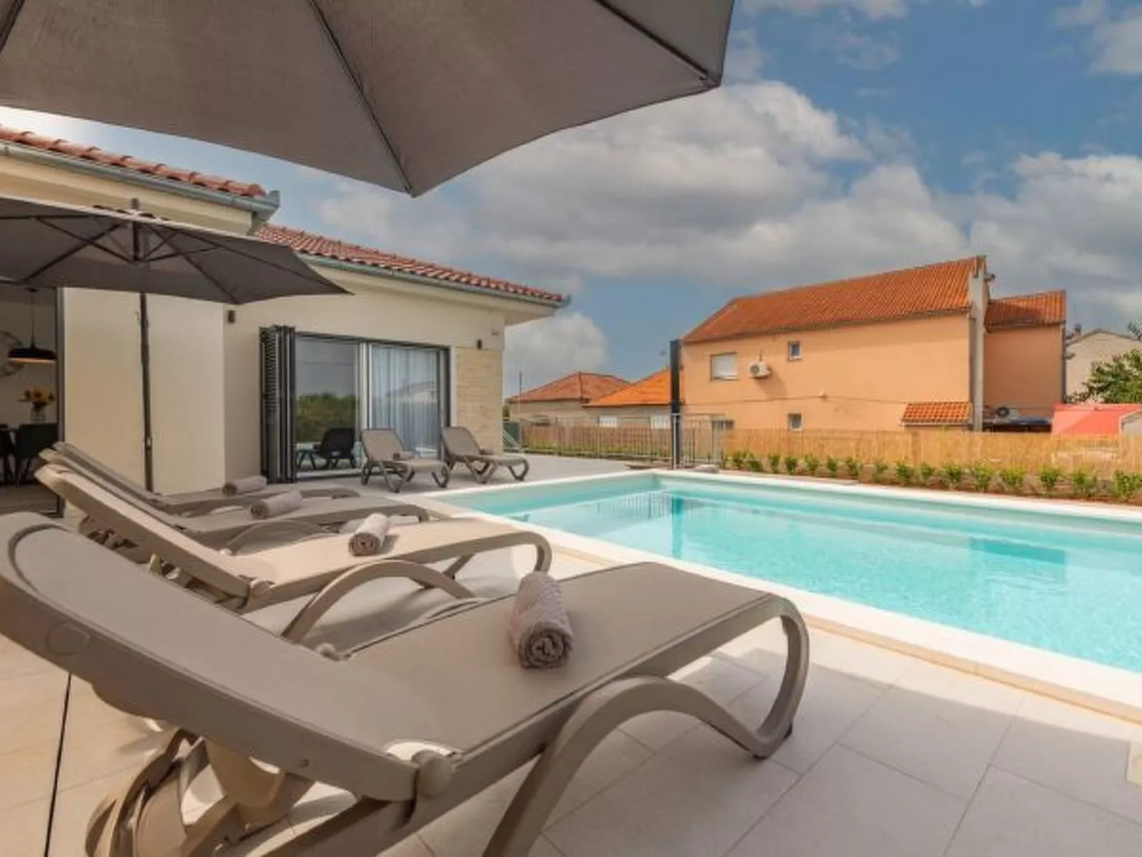 Villa Paloma with heated pool - Image-tags.info