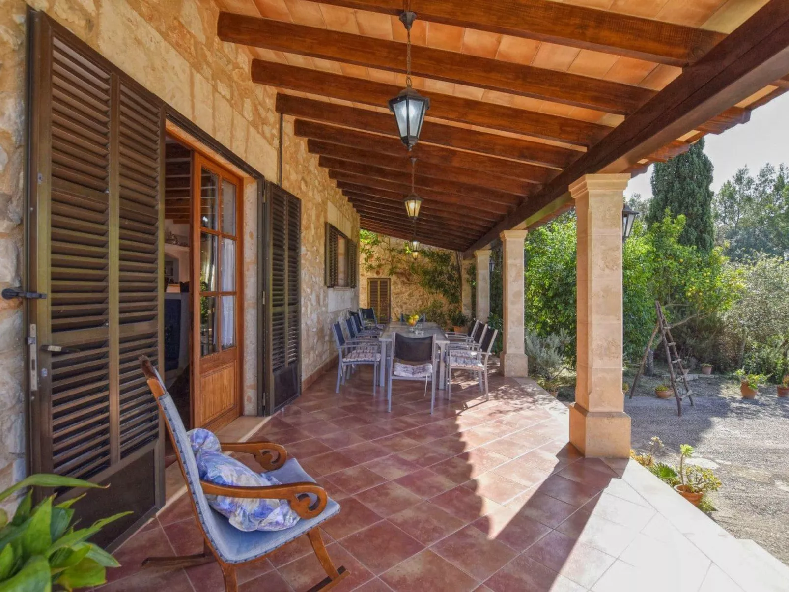 Rustikale Villa in der schönen mallorquinischen - Draußen